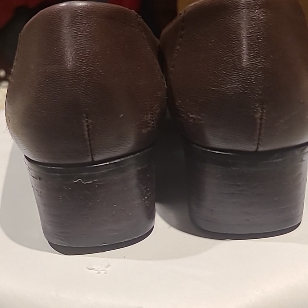 Trotters "Allison" Mocha Leather loafers with block heel. Sz. 10 N. (#1592) - Picture 4 of 12